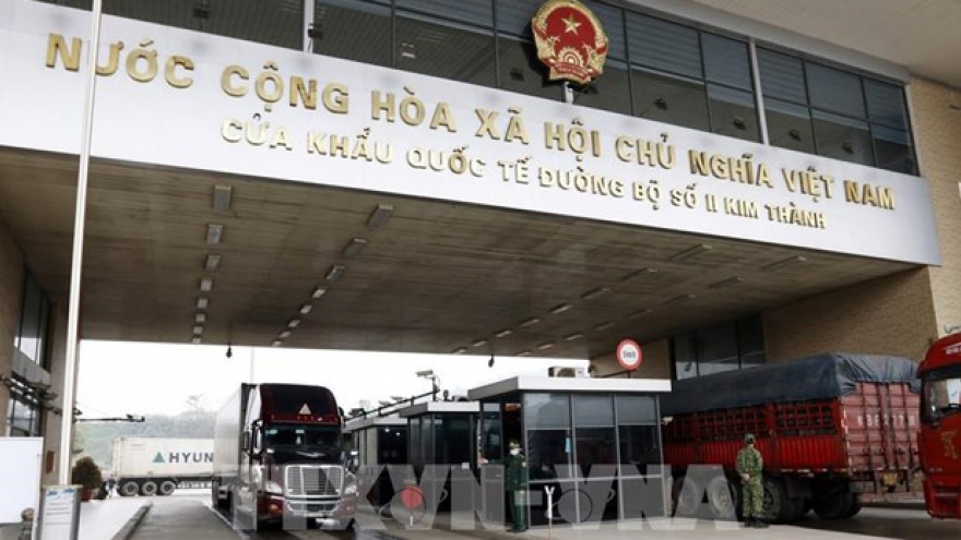 Imports, exports via Lao Cai border down 39.4% in value